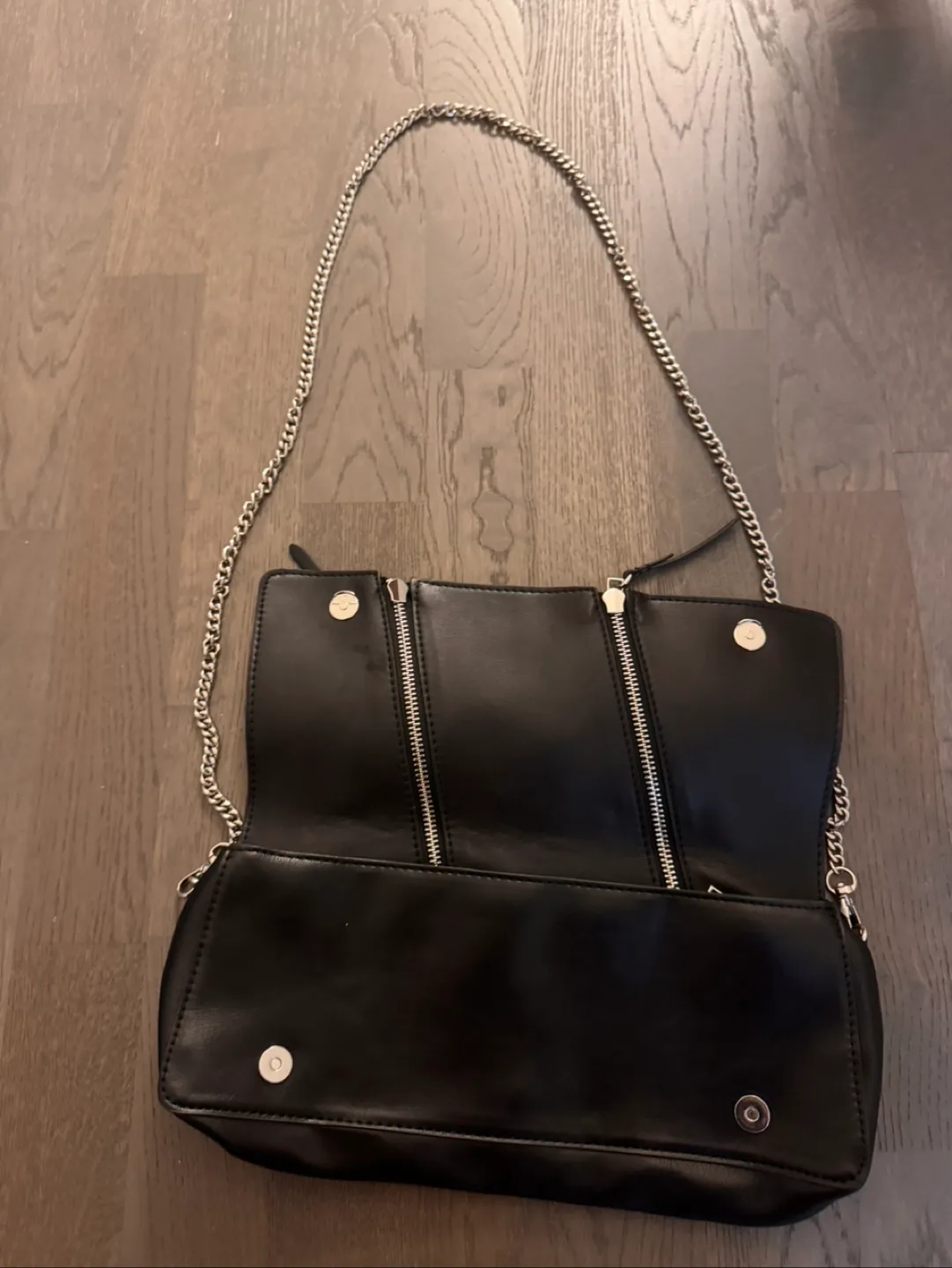 Zara Black Shoulder Bag image indicator(3)