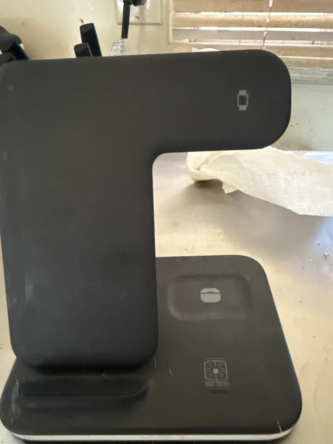 3 in 1 Wireless Charging Station image indicator(2)