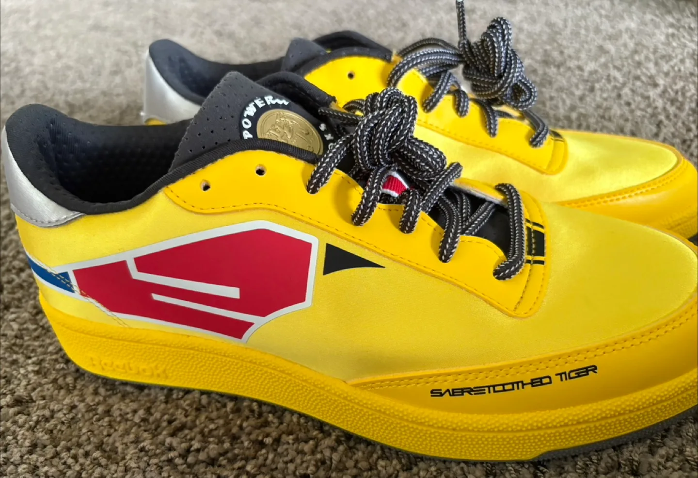 Mighty Morphin Power Rangers Reebok Club C Shoes 9.5 image indicator(2)