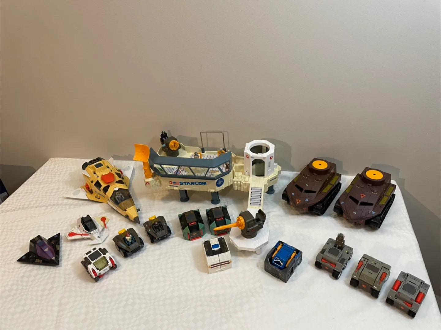 Vintage StarCom Playset with Vehicles and Figures thumbnail