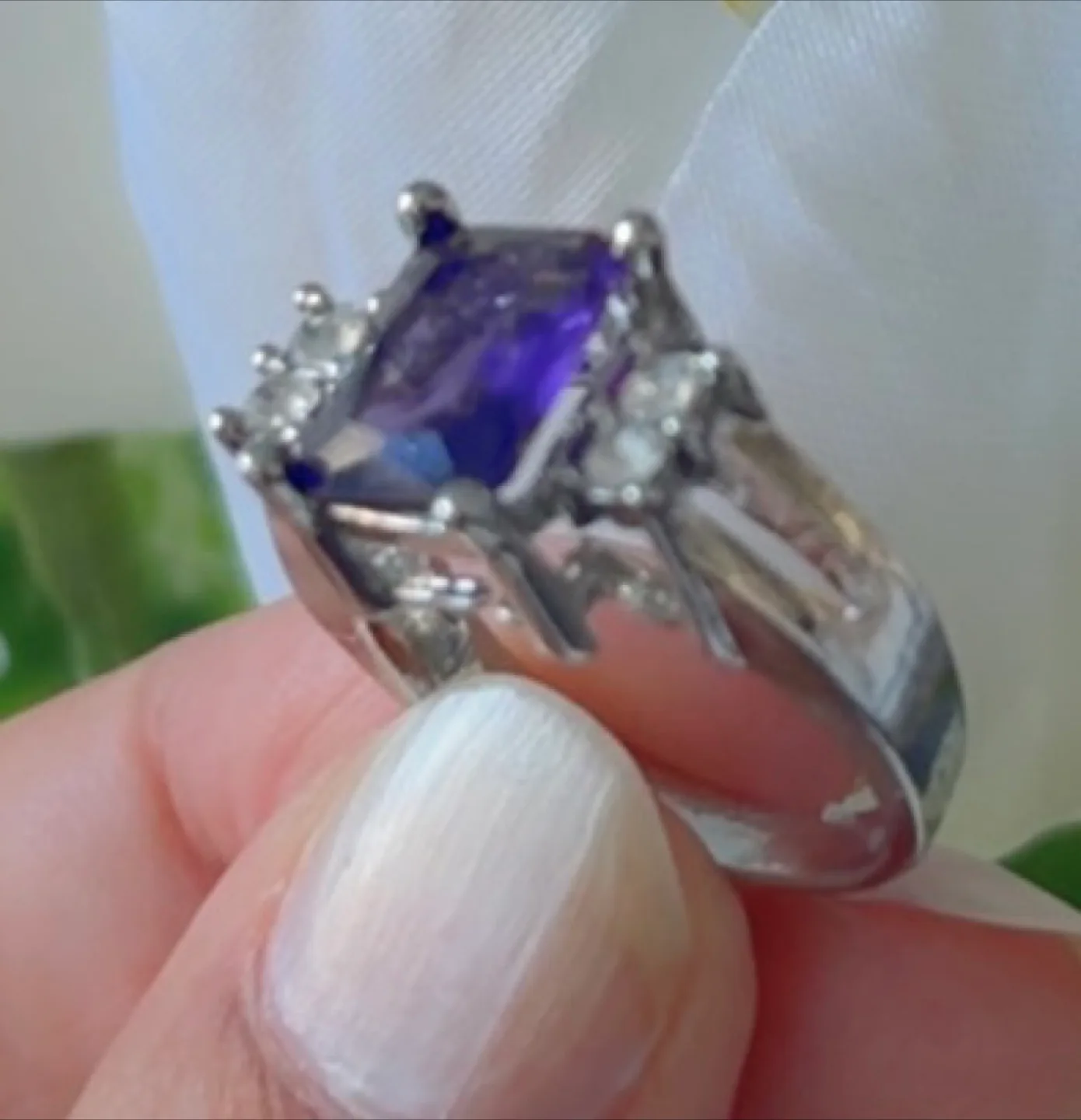 Stunning Silver Ring with Purple Stone! Size 7 image indicator(3)