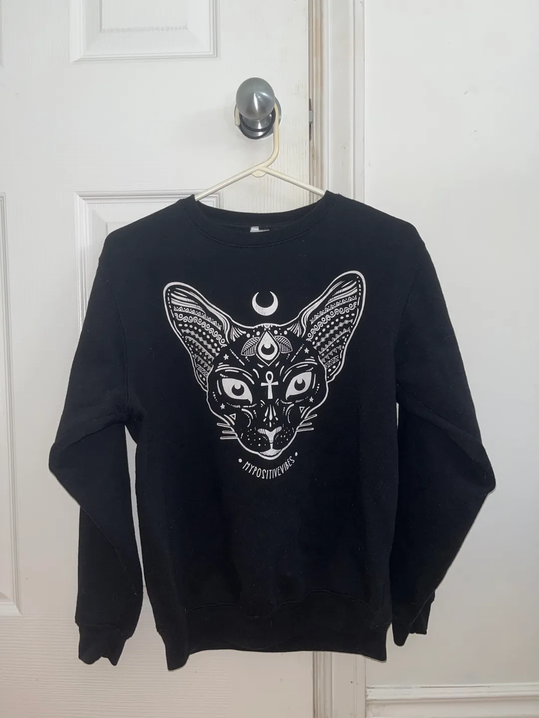 Black Cat Graphic Sweatshirt thumbnail
