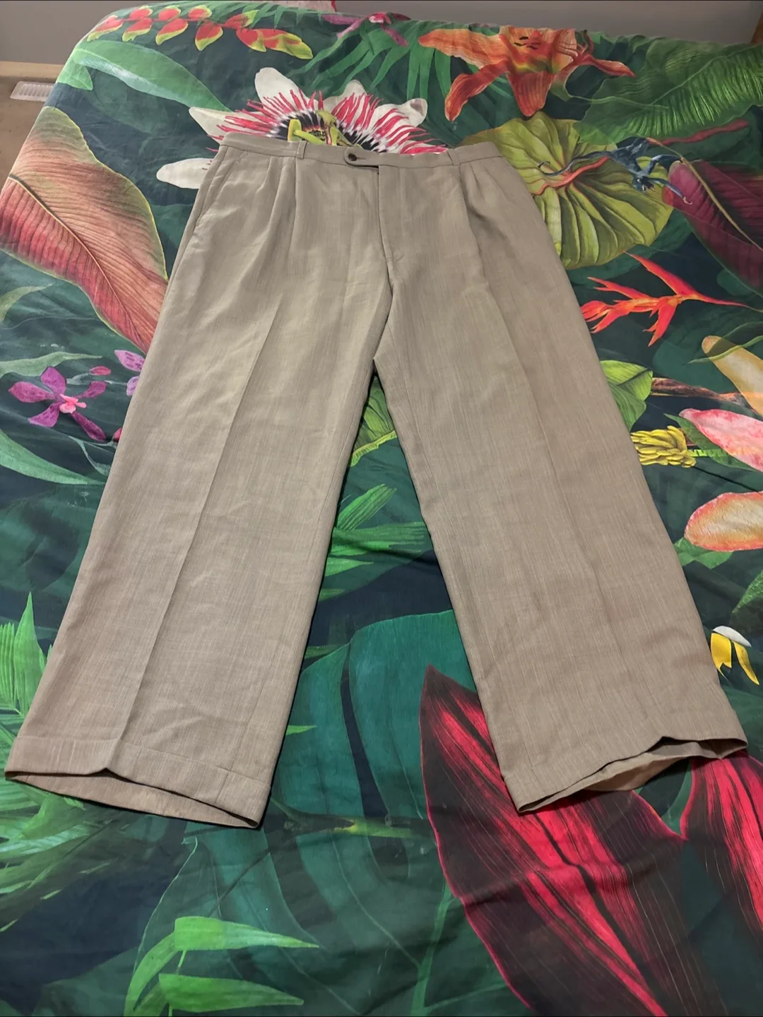 Men’s dress pants thumbnail
