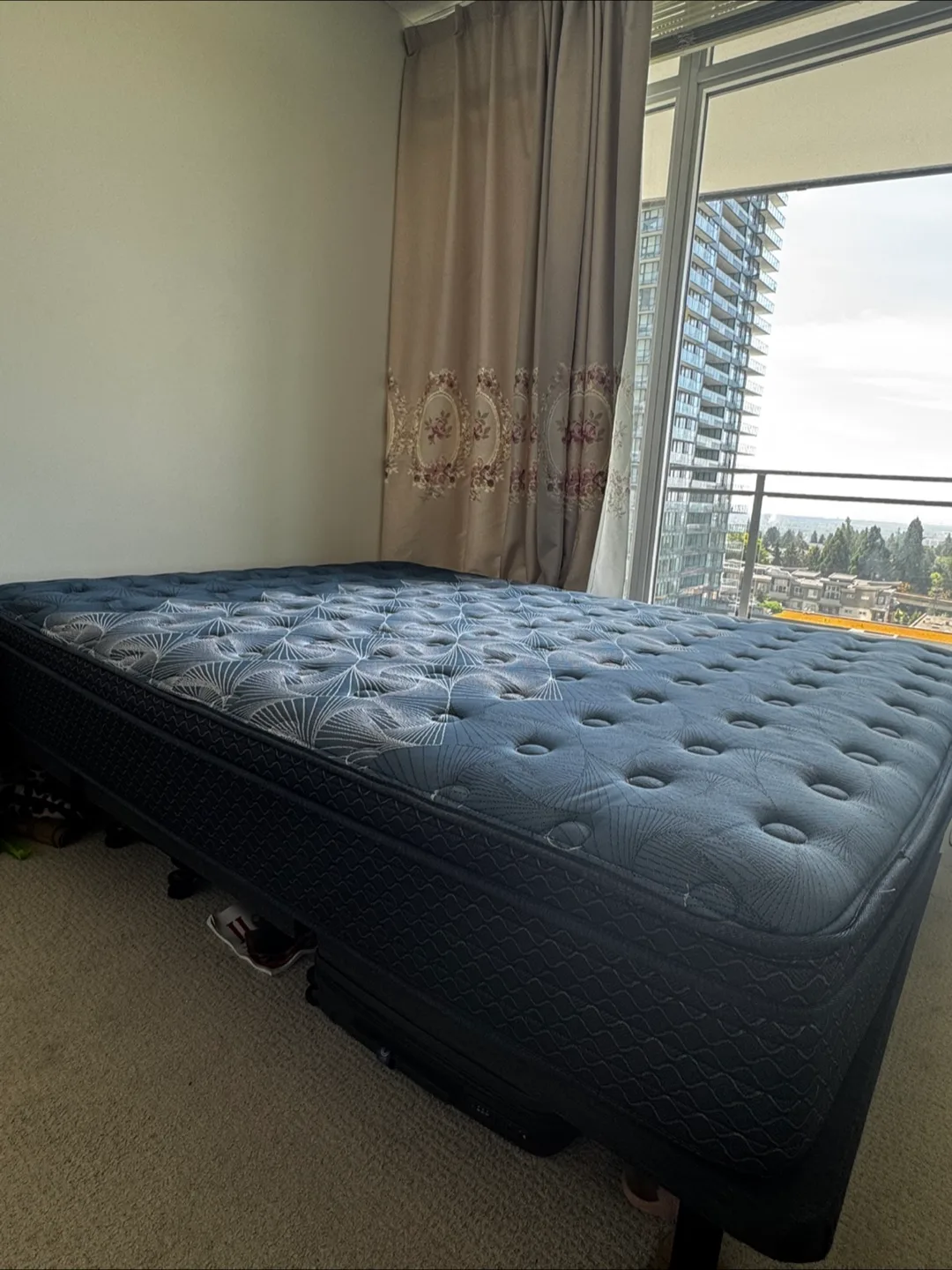 Serta Mattress, queen sized with the platform thumbnail