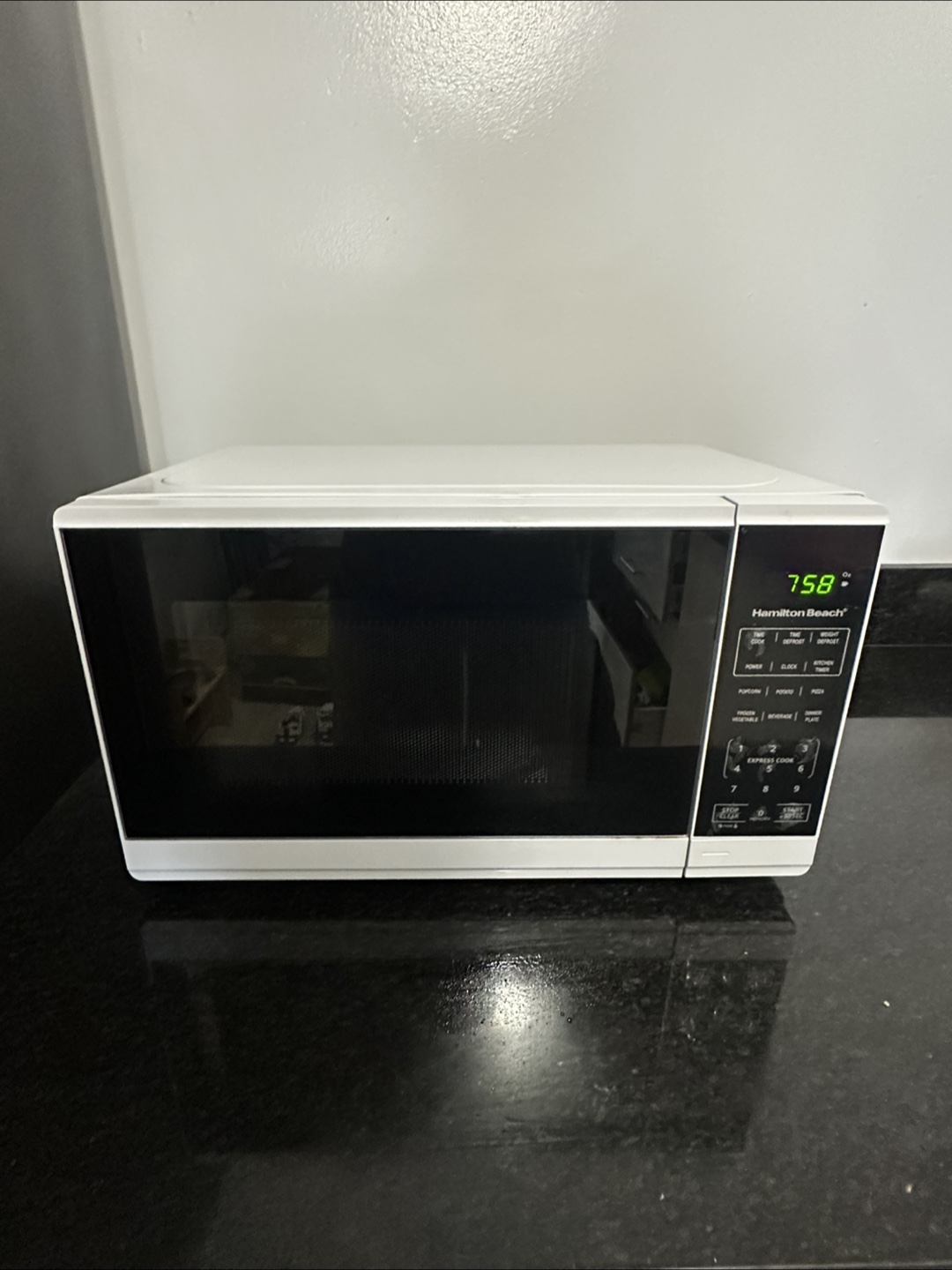 Hamilton Beach 0.7 cu ft Microwave - White - photo 2