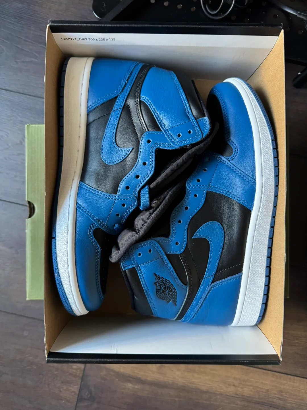 Nike Air Jordan 1 High Marina Blue size 8.5 image indicator(2)