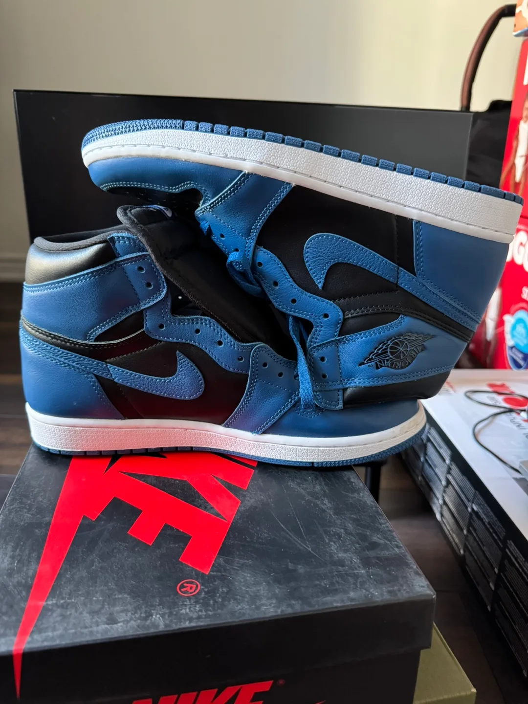Nike Air Jordan 1 Retro High Marina Blue size 10