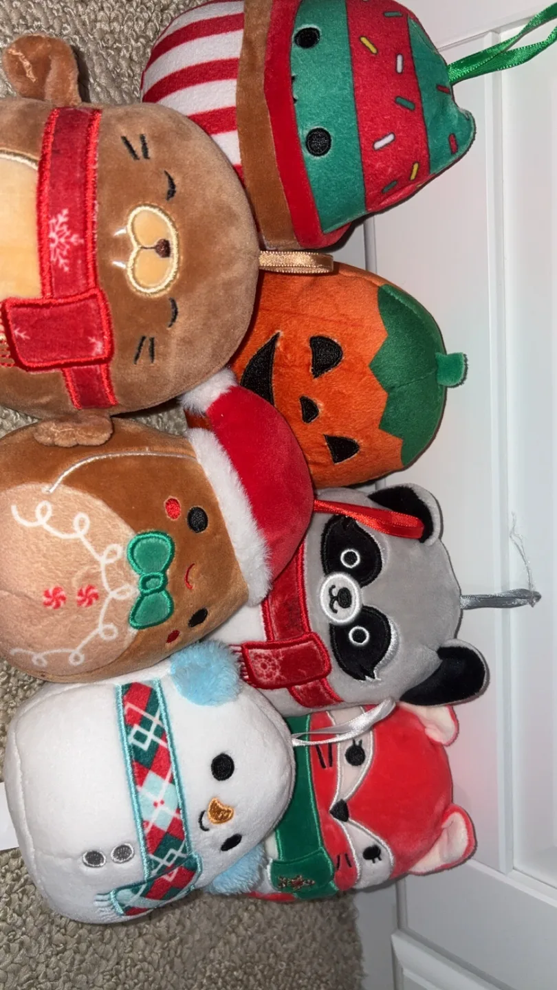 Holiday Ornament Squishmallows thumbnail