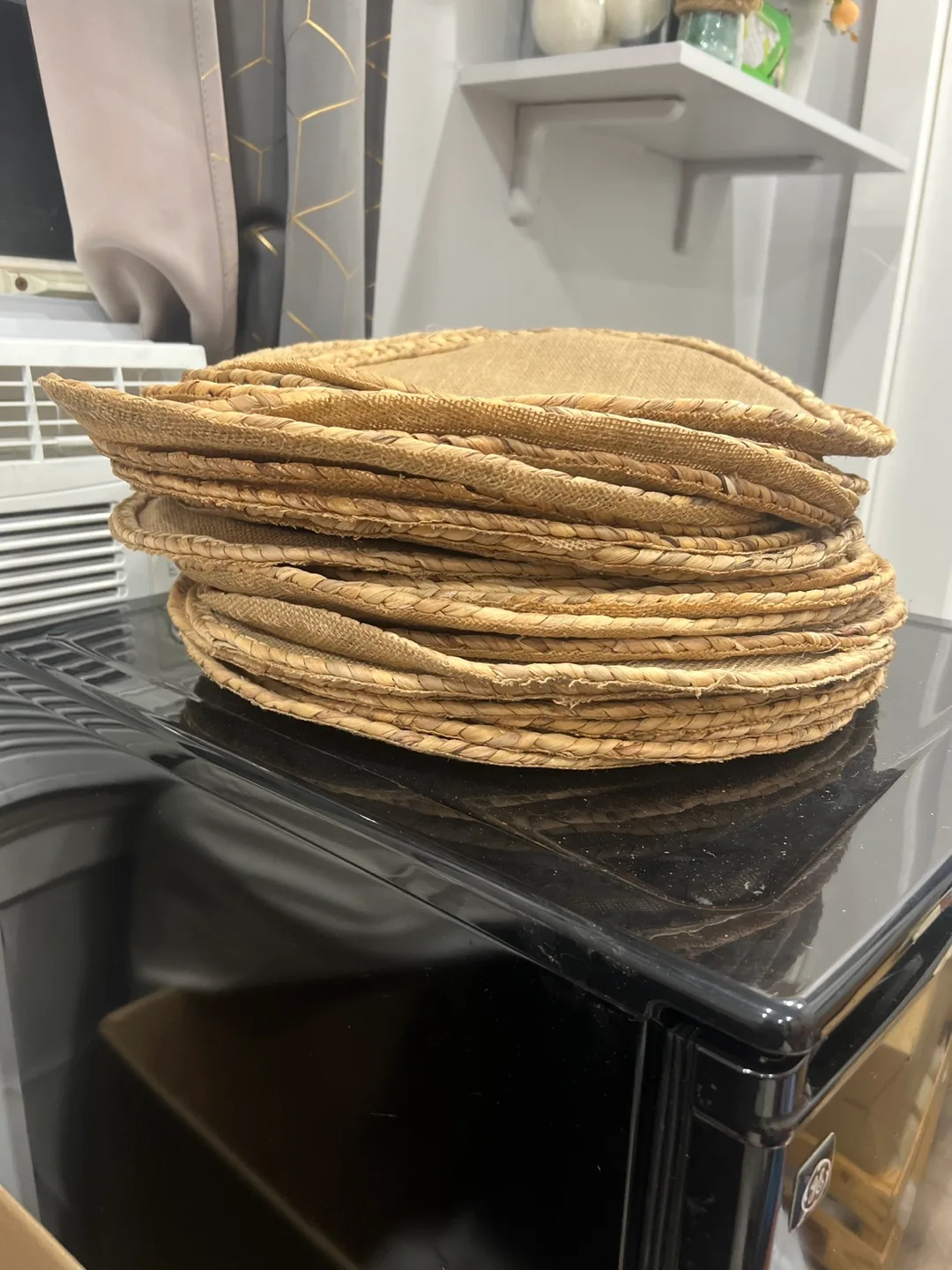 Woven Placemats & Painted Pots image indicator(2)