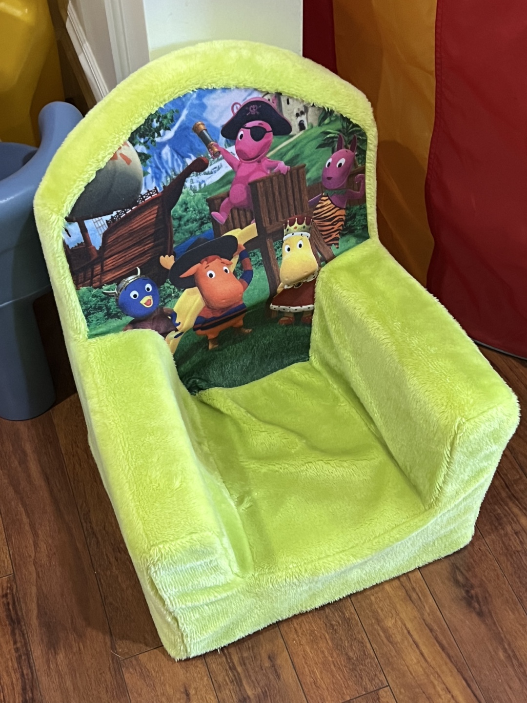 Backyardigans Upholstered Chair