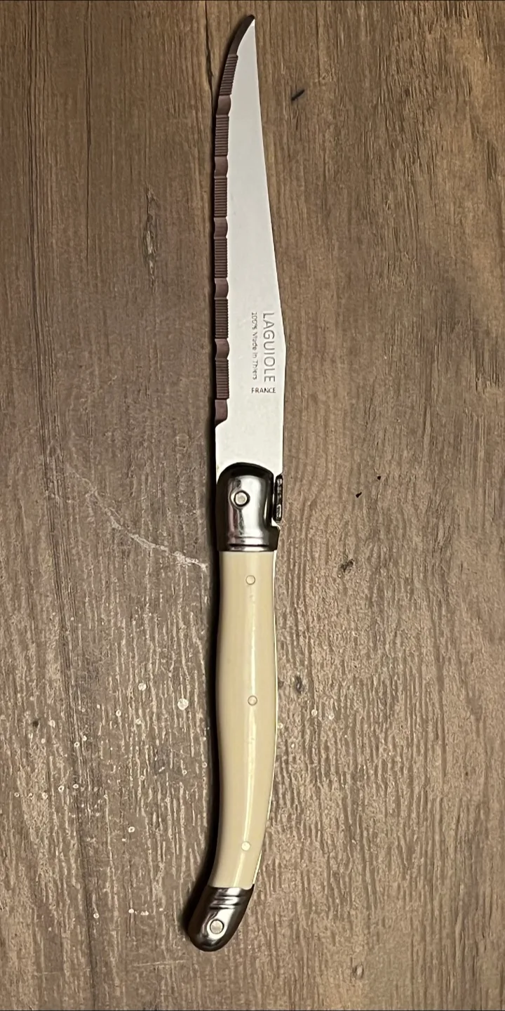 Laguiole Steak Knife with Serrated Blade image indicator(3)