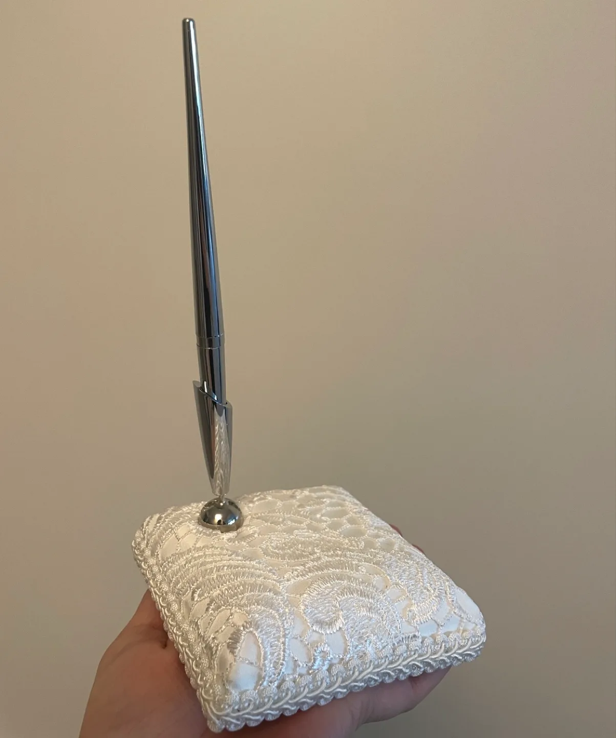 Wedding Pen with Lace Pillow image indicator(2)