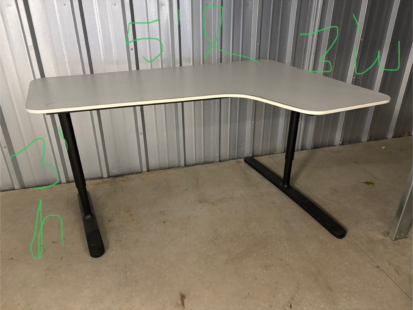 FREE FREE Corner Desk Table - White L shape PICKUP ONLY - photo 2