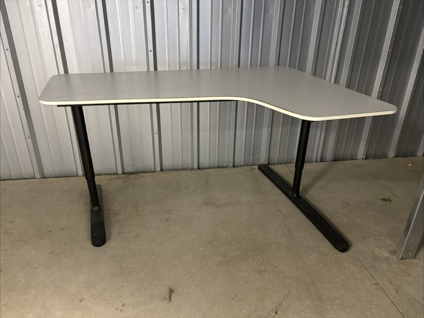 FREE FREE Corner Desk Table - White L shape PICKUP ONLY