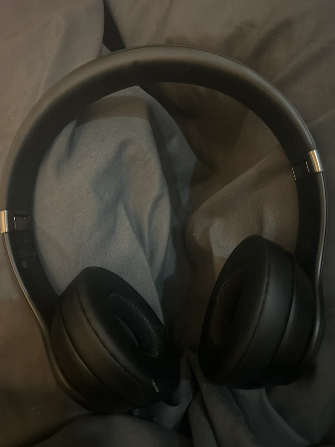 Beats Solo3 Wireless Headphones - Black image indicator(2)