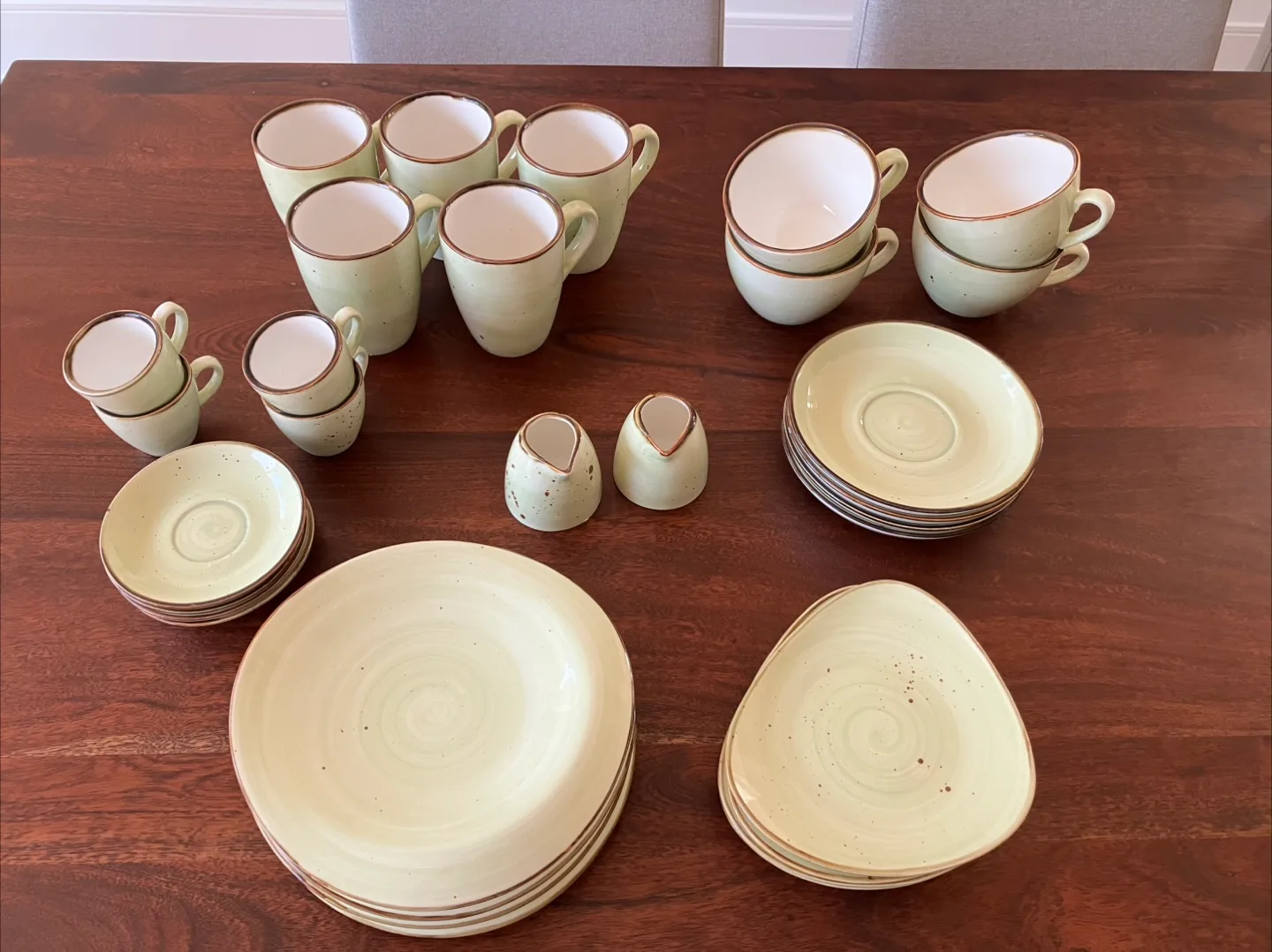 Light Green Tea Set thumbnail