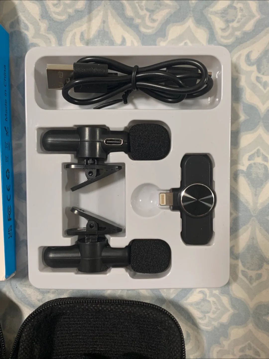 ‼️MOVING SALE‼️Wireless Microphones image indicator(2)