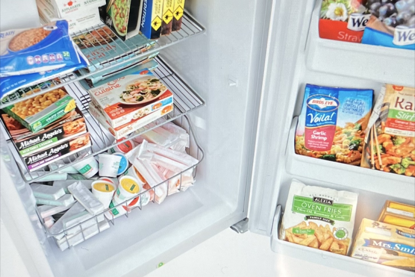 Frigidaire 15.5 Cu.Ft White Freezer FFFU16F2VW - photo 4