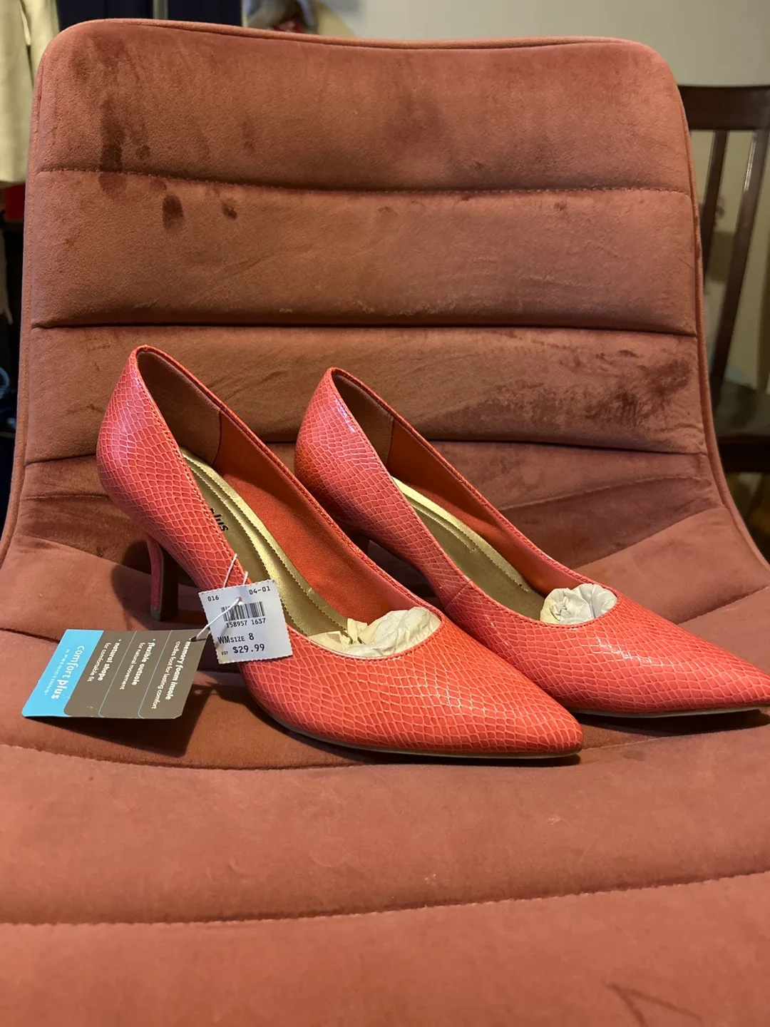 New Comfort Plus by Predictions Coral Heels - Size 8 thumbnail