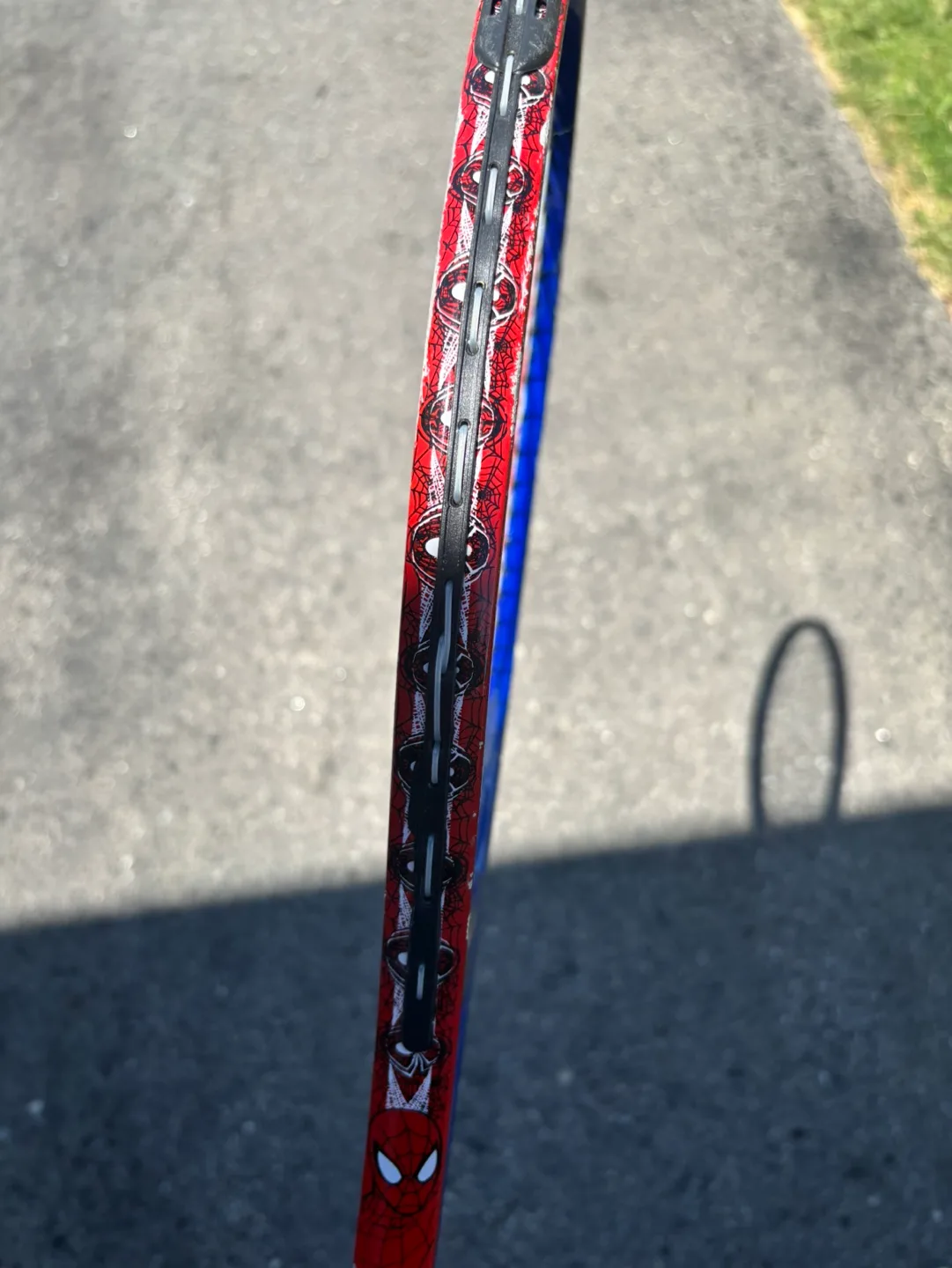 Wilson Spiderman Tennis Racquet image indicator(3)