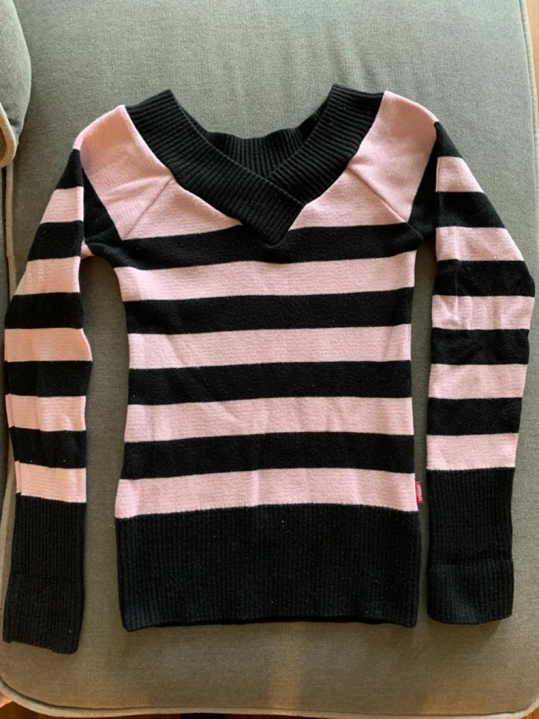 Y2K Trigger Black & Pink Striped Sweater - Size Small 🇨🇦 thumbnail