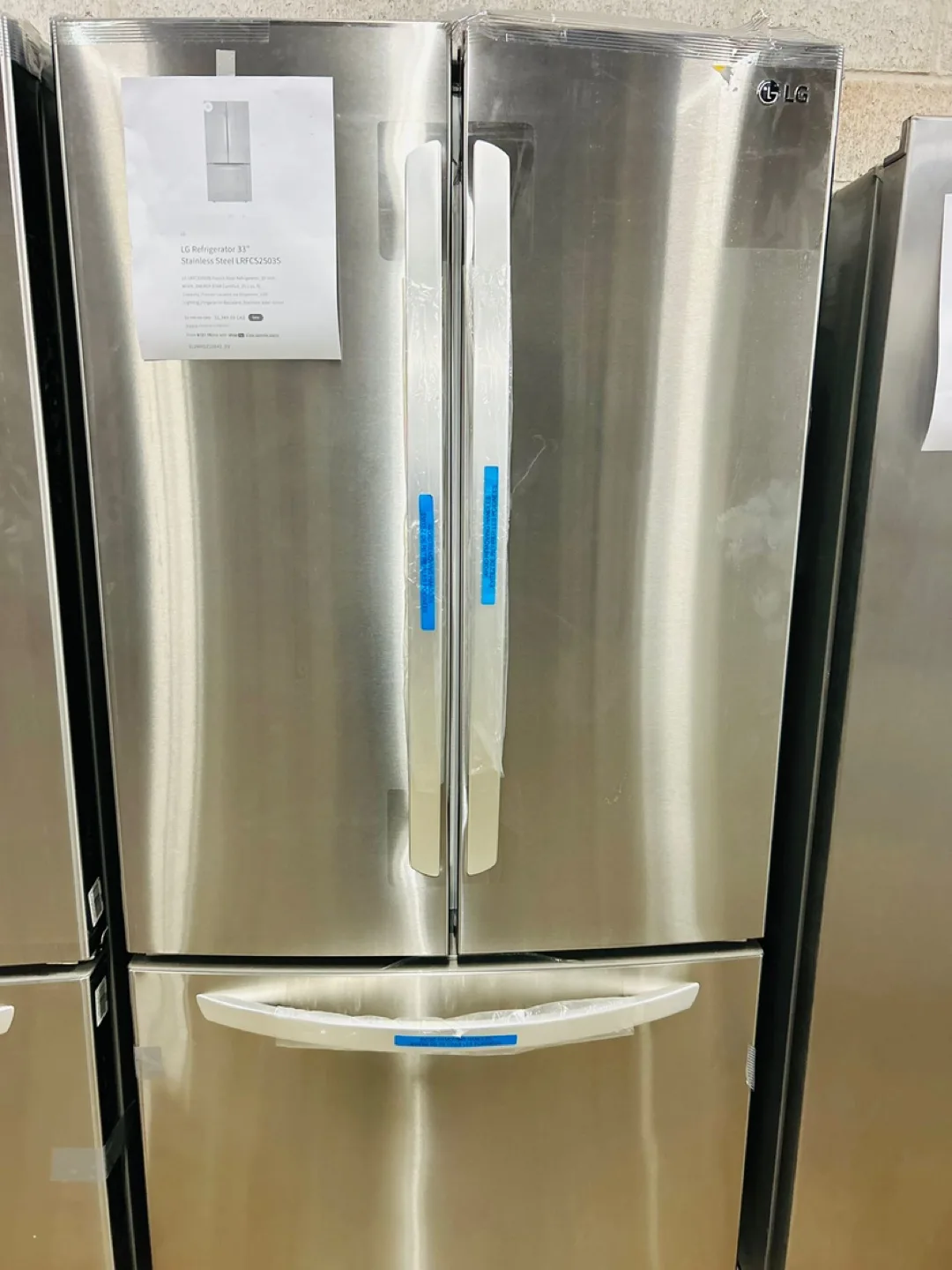 LG Brand new 33’ fridge for immediate sale!!!! thumbnail
