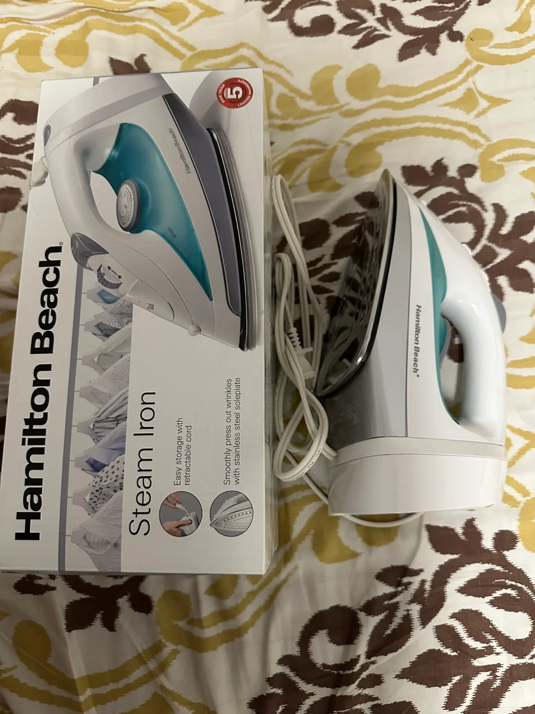 Hamilton Beach Steam Iron with Retractable Cord thumbnail