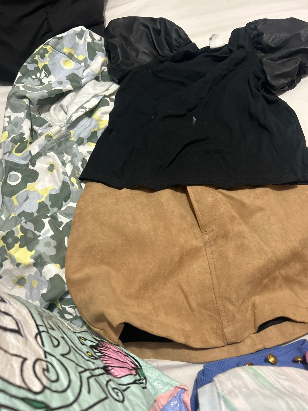 Mixed Kids Clothing Bundle image indicator(3)