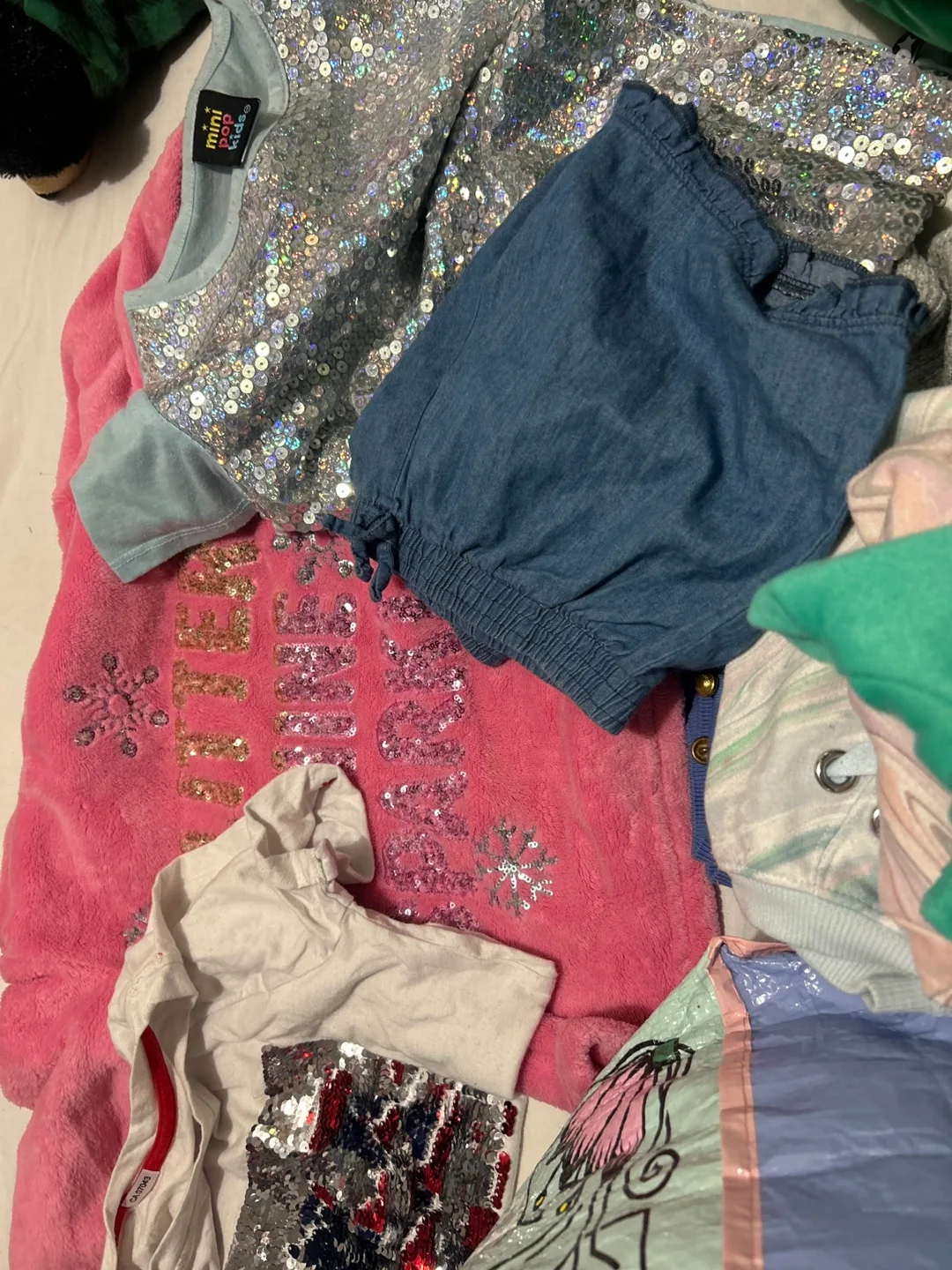 Mixed Kids Clothing Bundle image indicator(2)