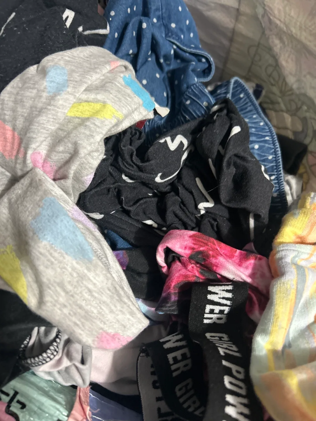 Mixed Kids Clothing Bundle image indicator(5)