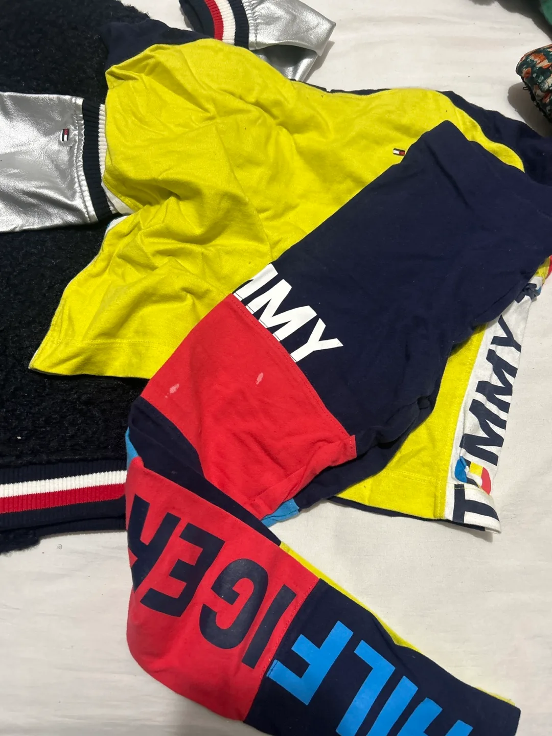 Mixed Kids Clothing Bundle image indicator(8)