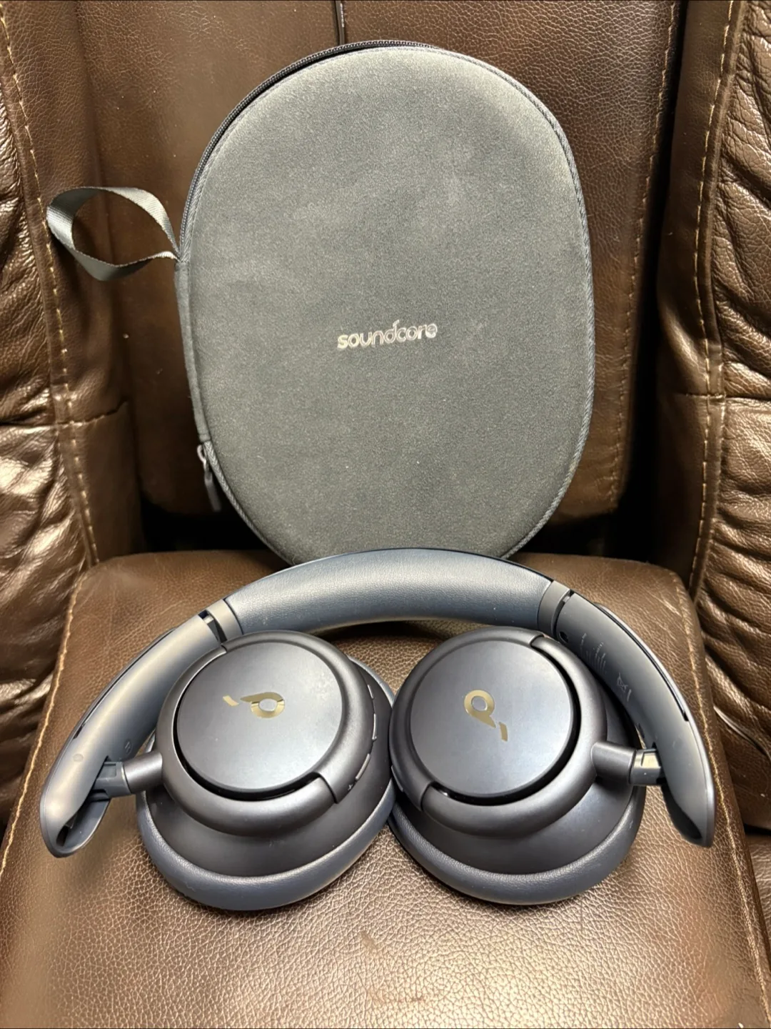 Soundcore Headphones with Case thumbnail