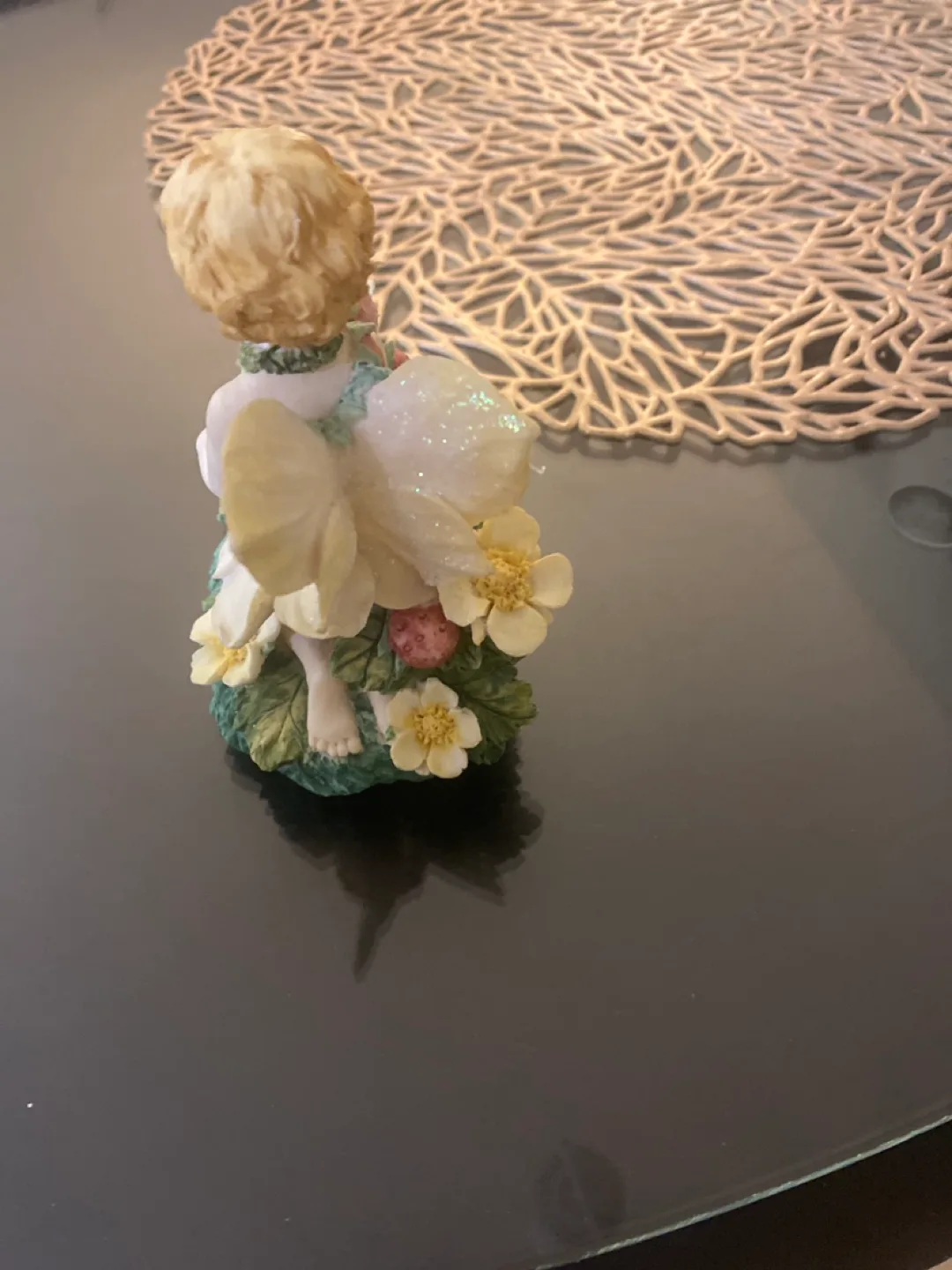 Strawberry Fairy Figurine image indicator(5)