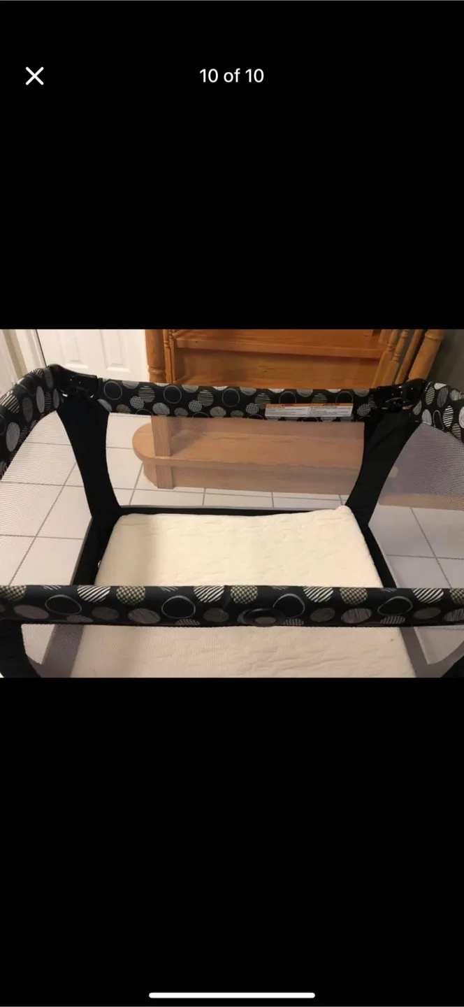 Graco Pack 'n Play Portable Playard thumbnail