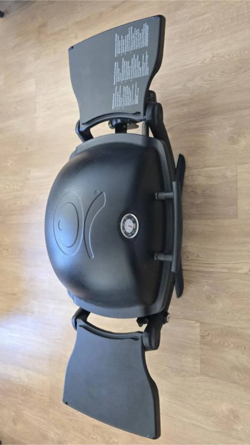 Weber Q 1200 Portable BBQ (Propane) + 3 Tanks of Propane image indicator(4)