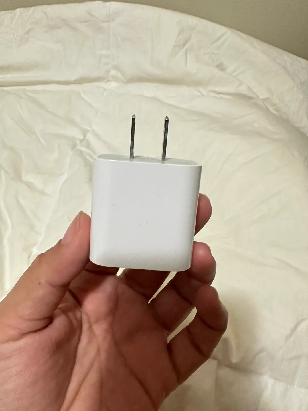 Apple 20W USB-C Power Adapter thumbnail