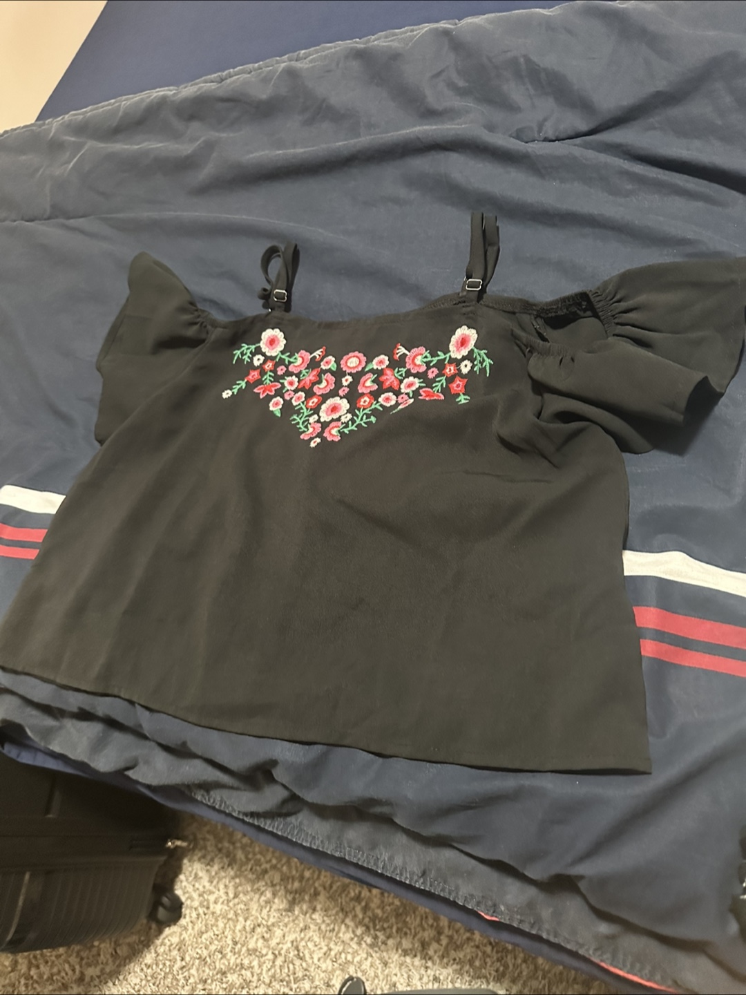 Assorted Women's Tops & Denim Shorts - photo 3