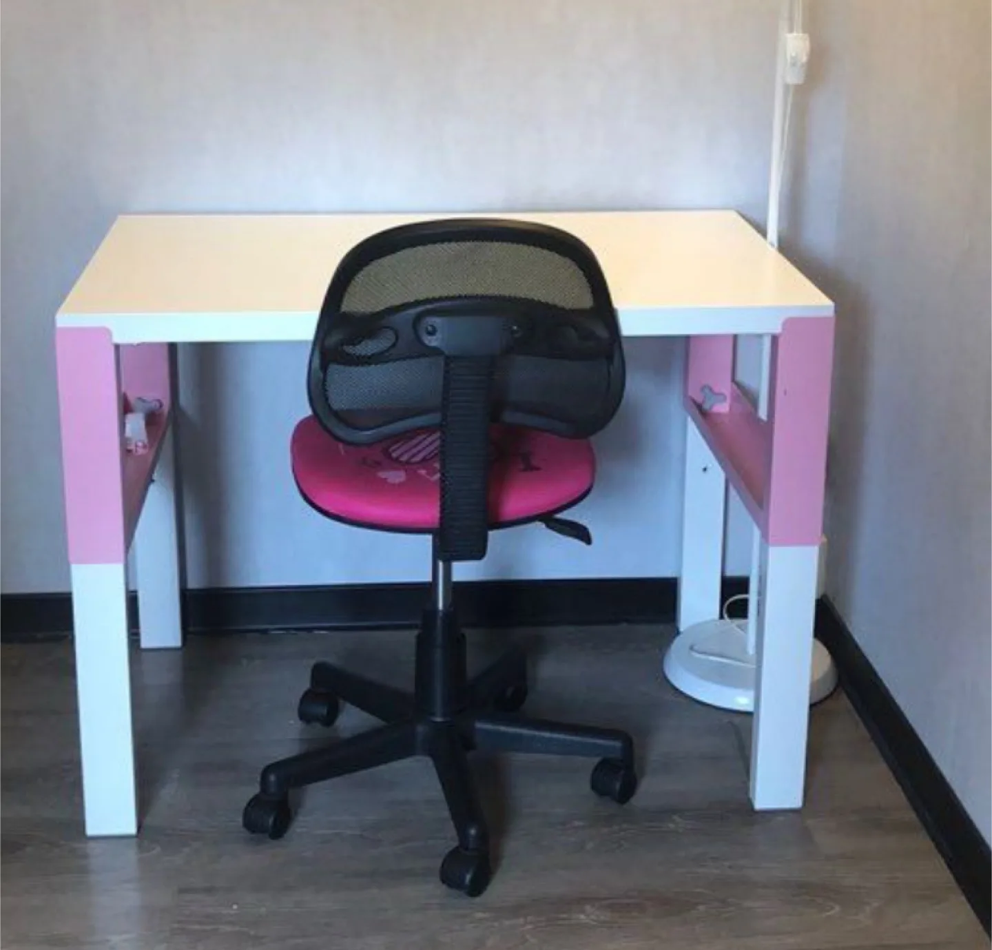 IKEA PAHL Kids White and Pink Table thumbnail