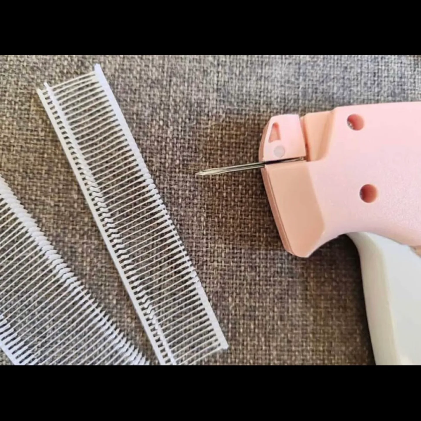 Label / Tagging / Stitch Gun Kit with Needle and Barbs image indicator(3)