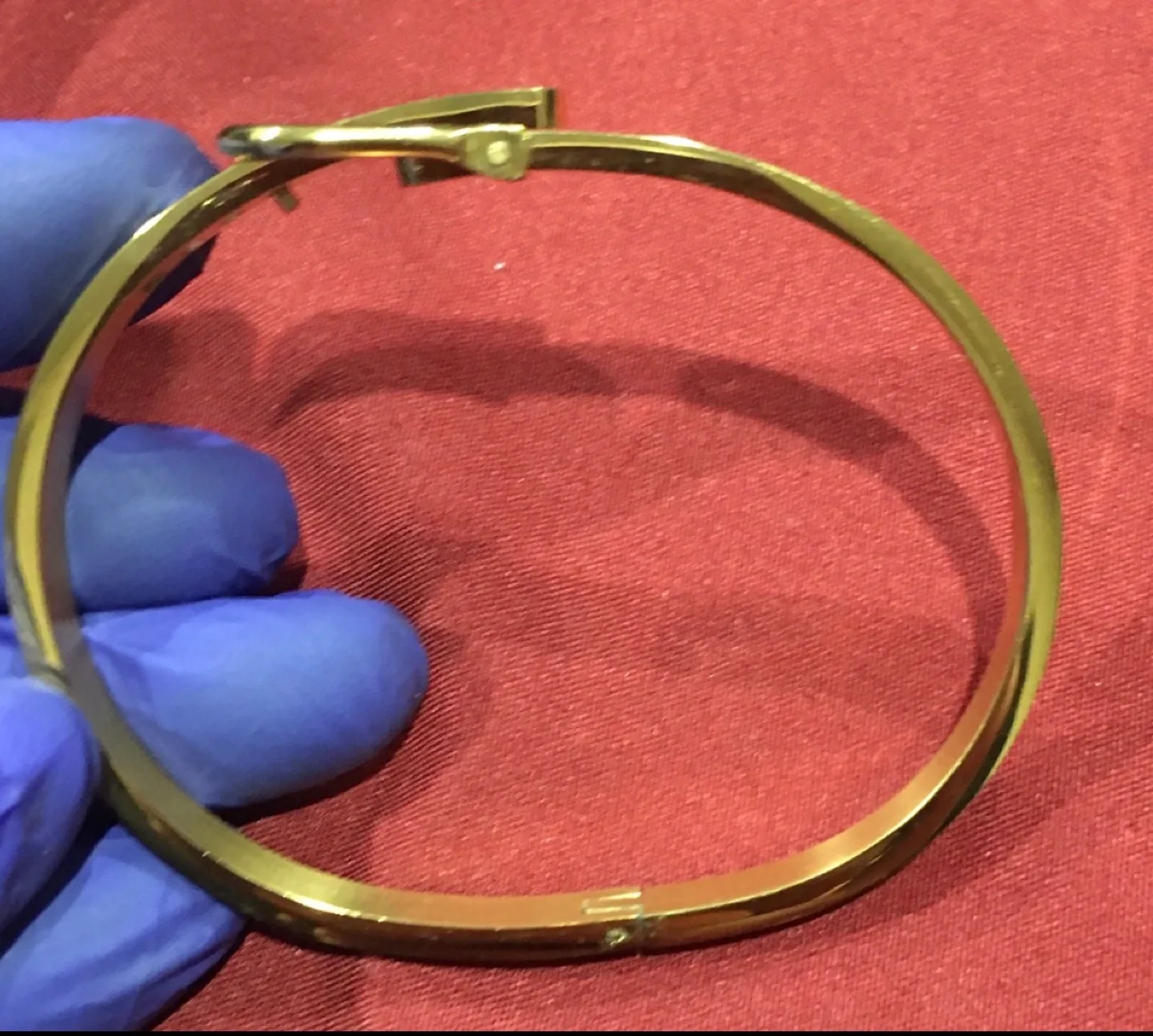 Gold Bangle Bracelet image indicator(4)