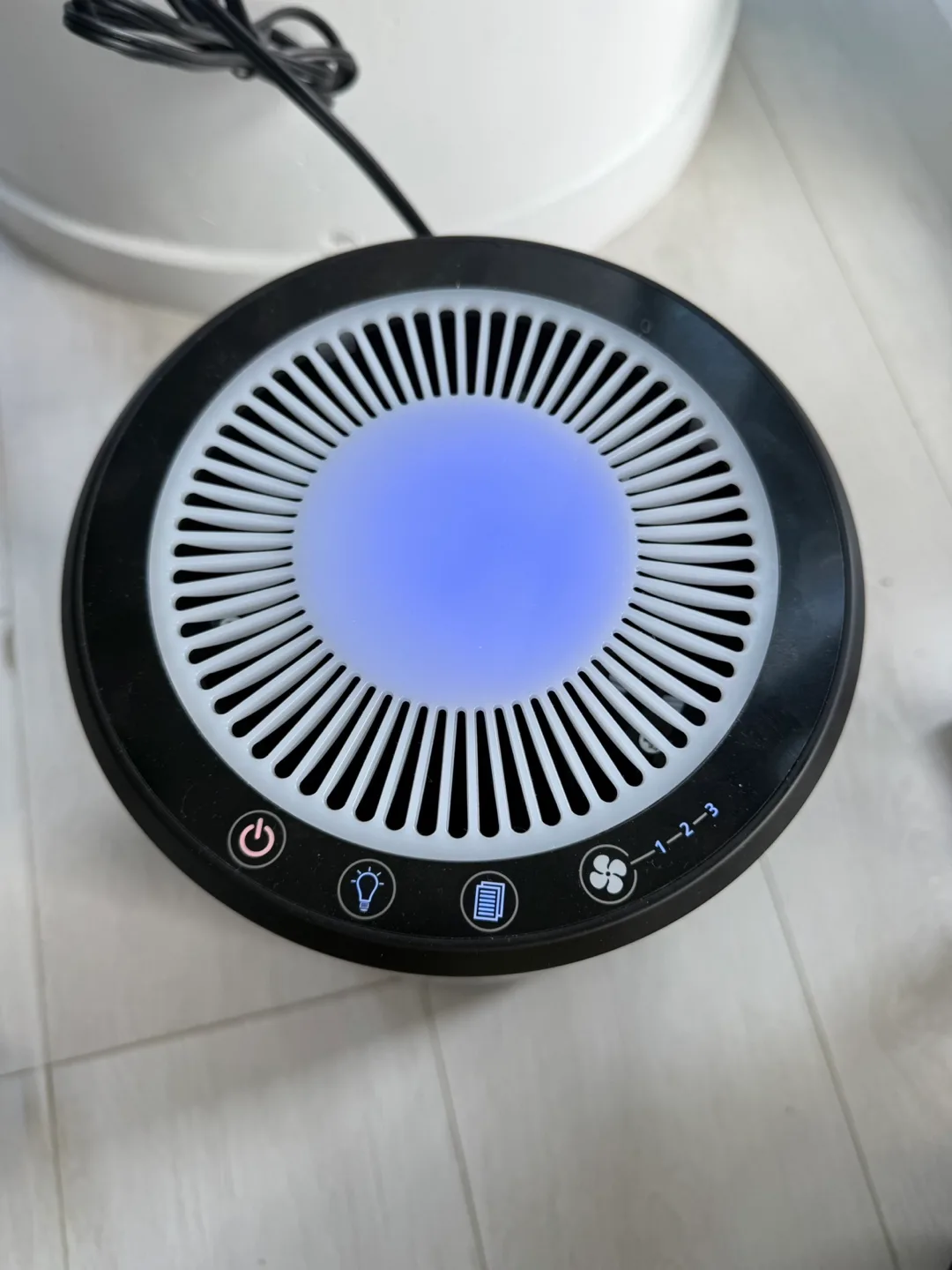 Like new! Levoit LV-H132 Black Air Purifier image indicator(3)