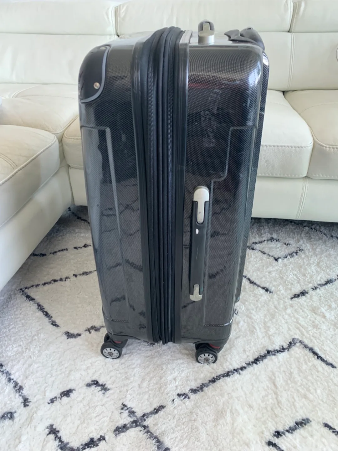 Excellent Black Shiny Hardshell Suitcase - “iFly” image indicator(2)