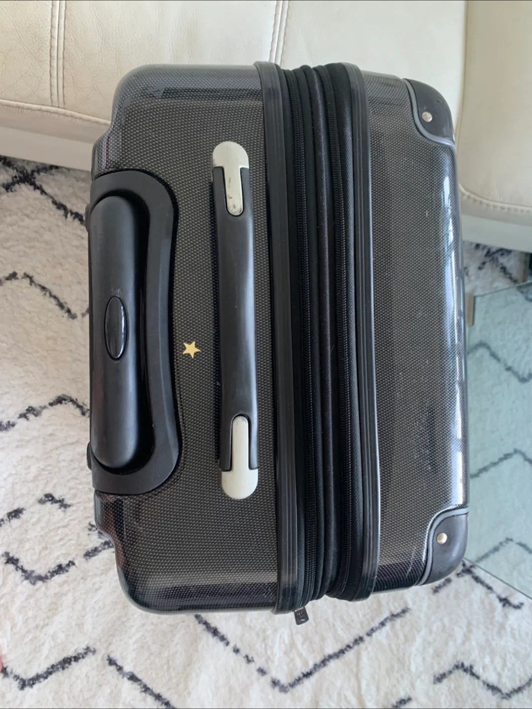 Excellent Black Shiny Hardshell Suitcase - “iFly” image indicator(5)