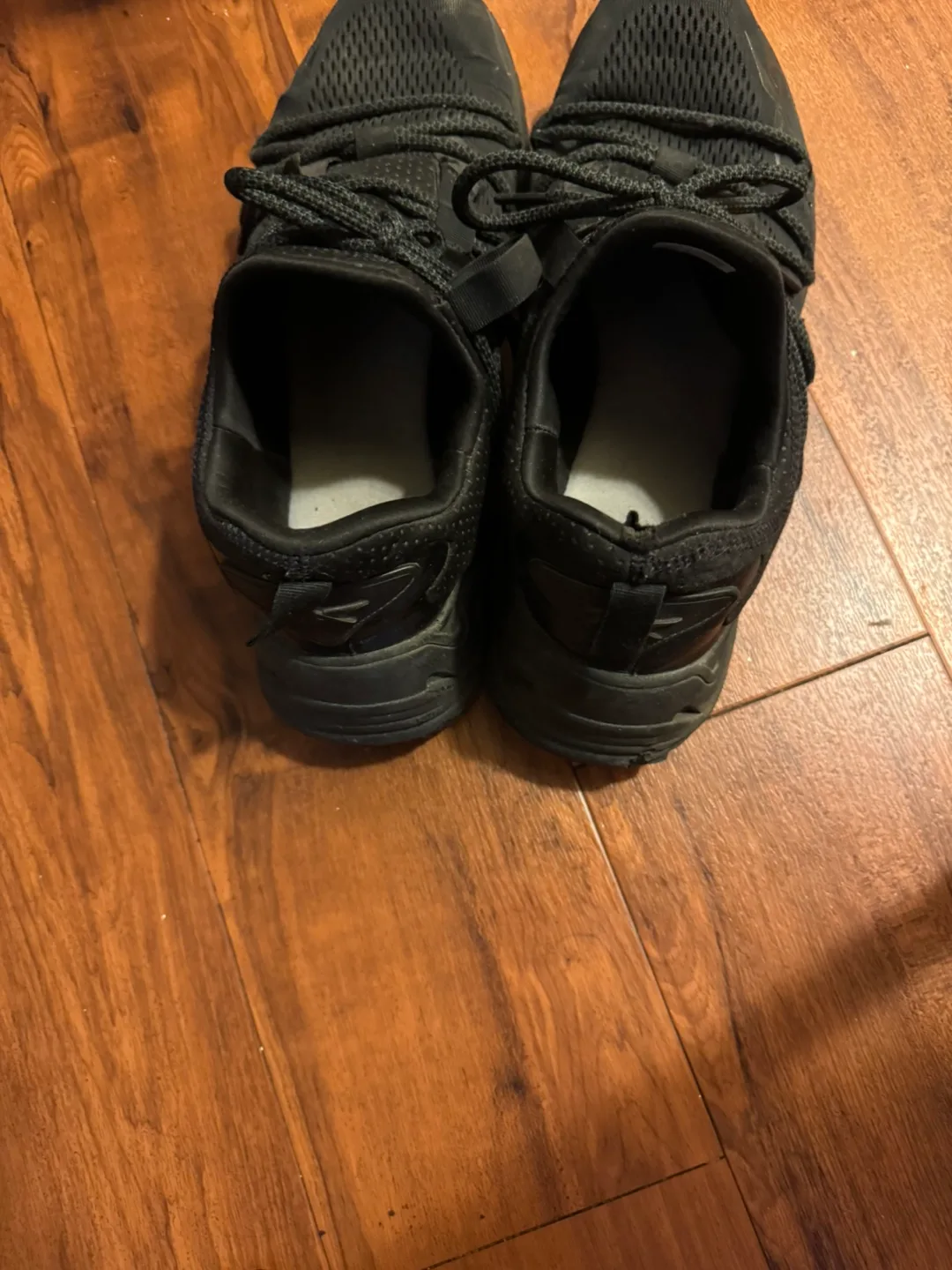 Black Running Shoes thumbnail