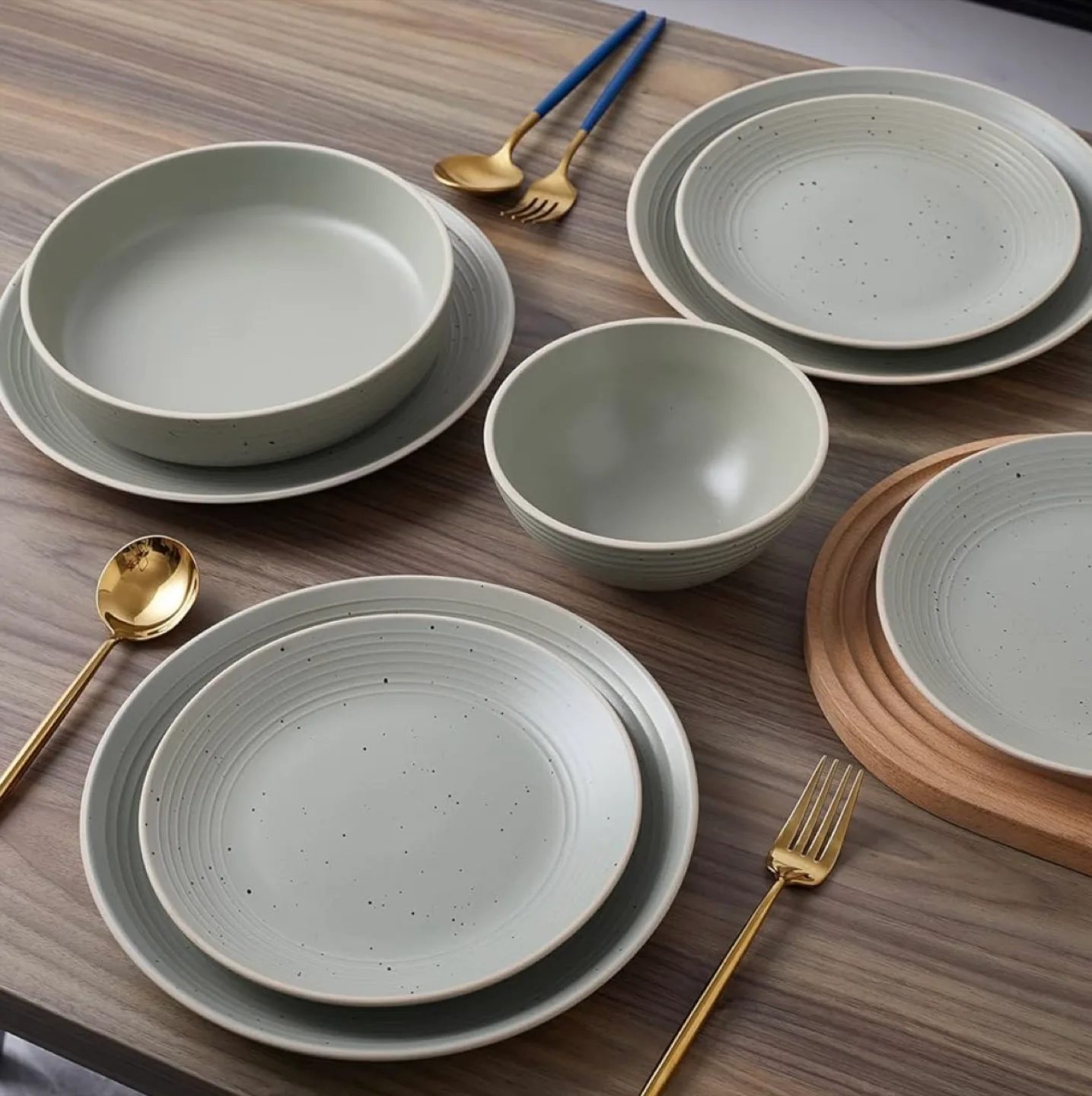 Stone Lain Lauren Green 16-Piece Dinnerware Set image indicator(2)