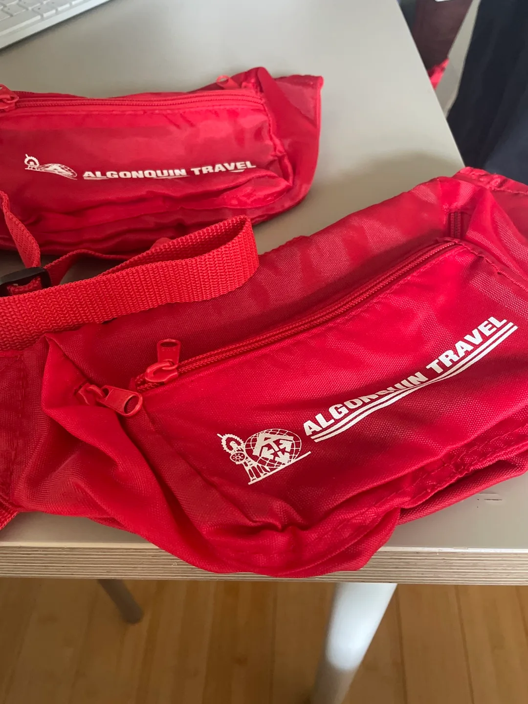 Algonquin Travel Red Fanny Packs thumbnail