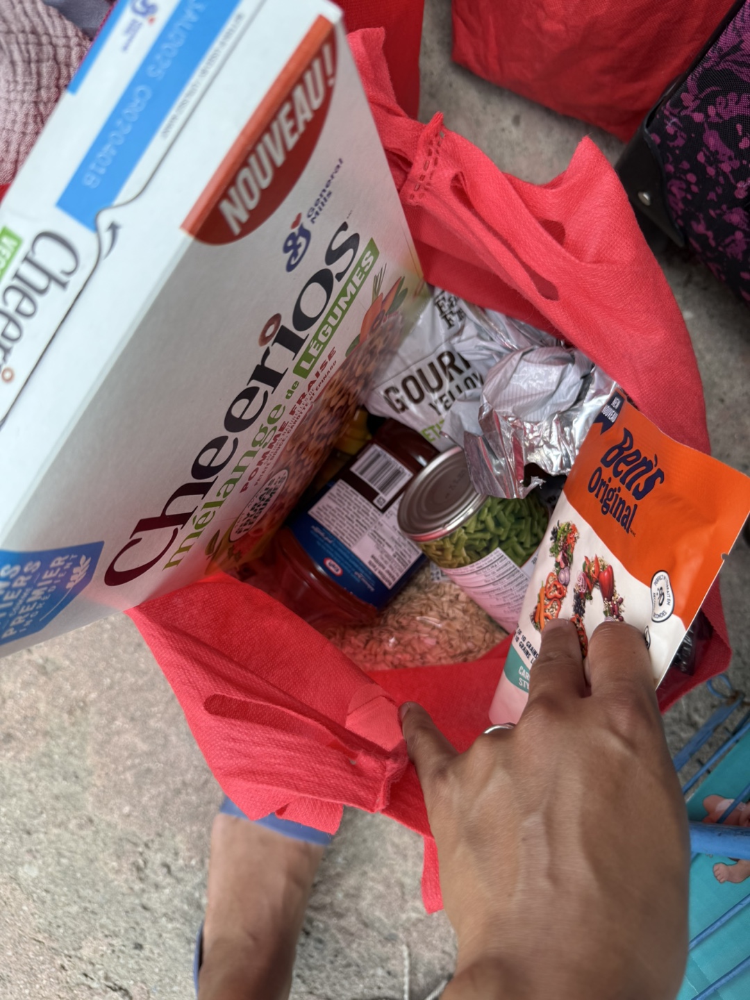 Free groceries and Hamilton blend - photo 2