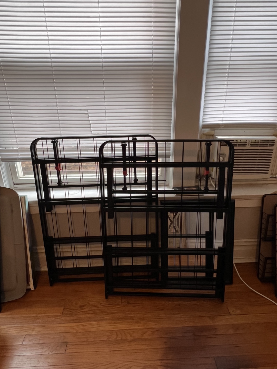 Folding Portable Queen Bed frame - photo 2