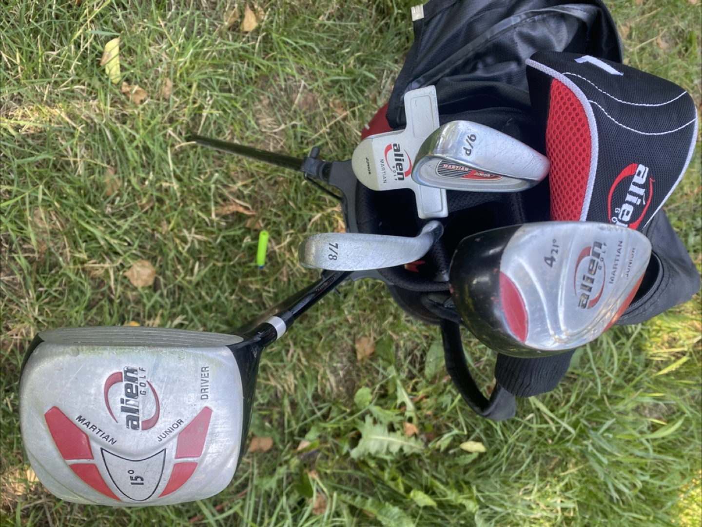 Junior Golf Bag with Alien Golf Clubs (open for negotiation) - photo 3