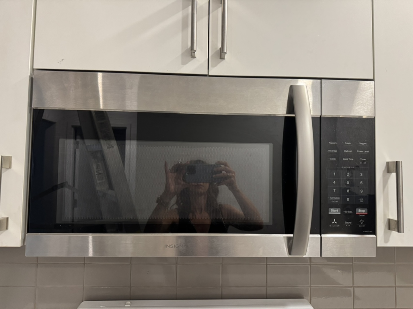 Insignia Microwave